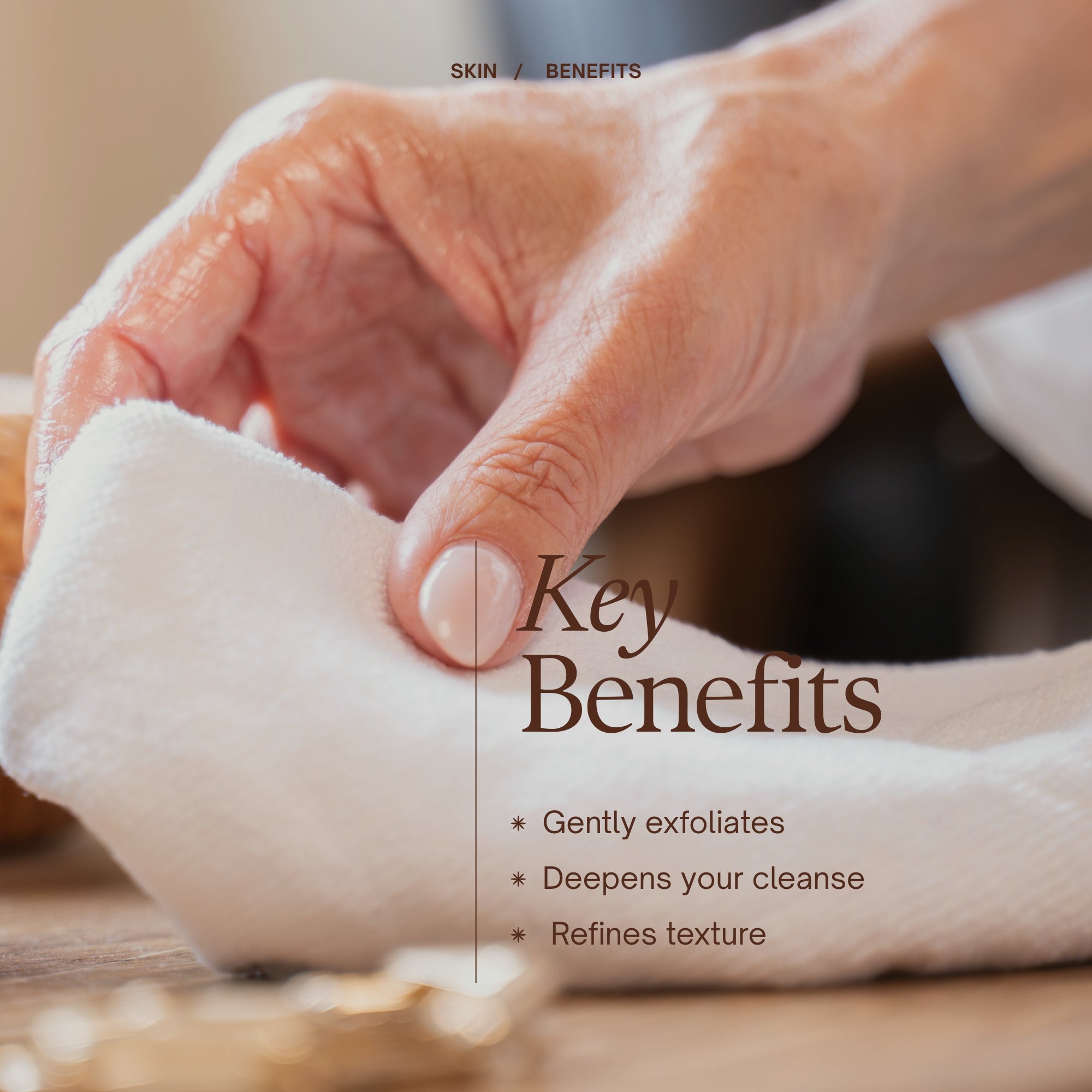 Emma Hardie Dual action cleansing cloths key benefits:
Gently exfoliates
Deepens your cleanse
Refines texture