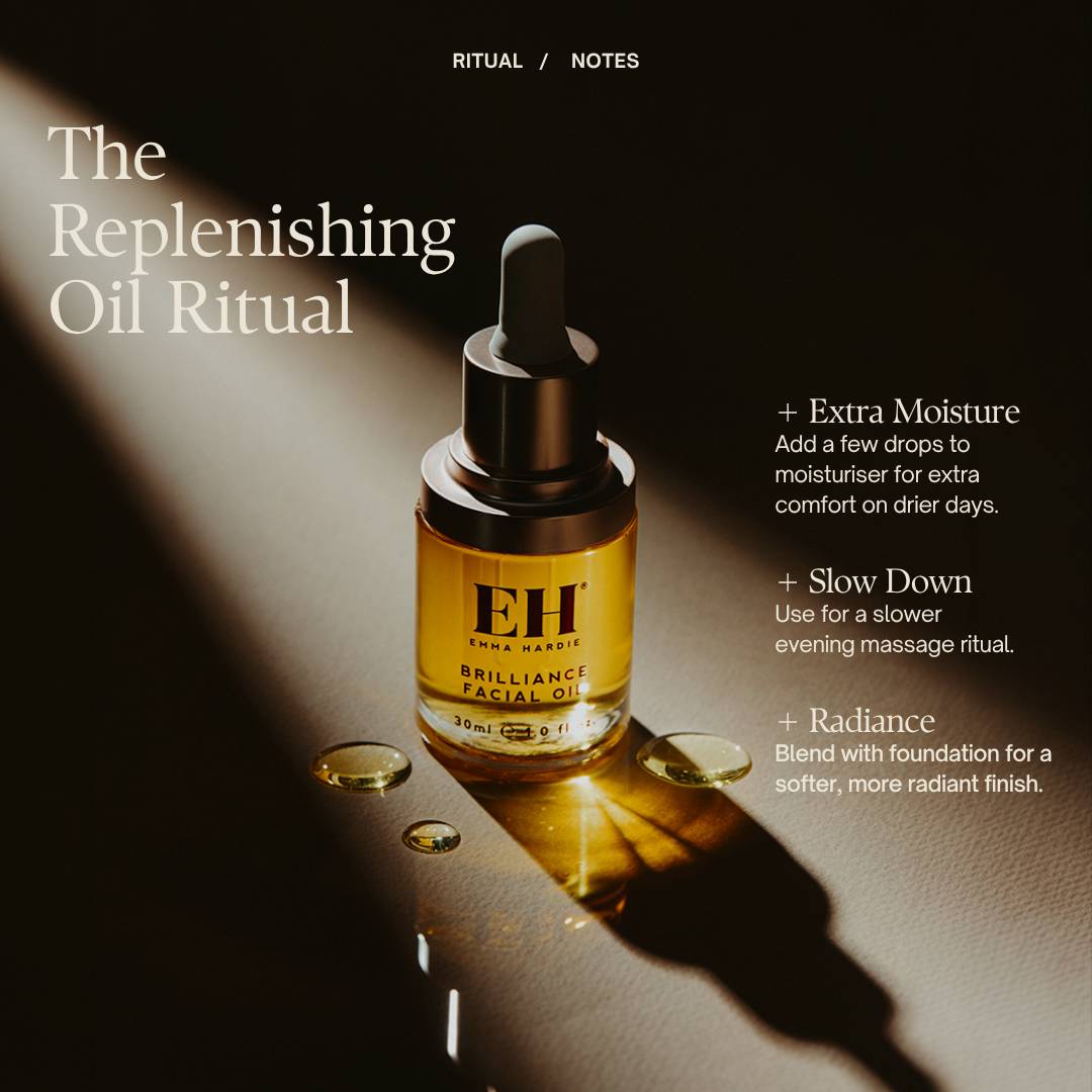 The Replenishing Oil Ritual
Extra Moisture: add a few drops to moisturiser for extra comfort on drier days
Slow down: use for a slower evening massage ritual
Radiance: Blend with foundation for a softer more radiant finish