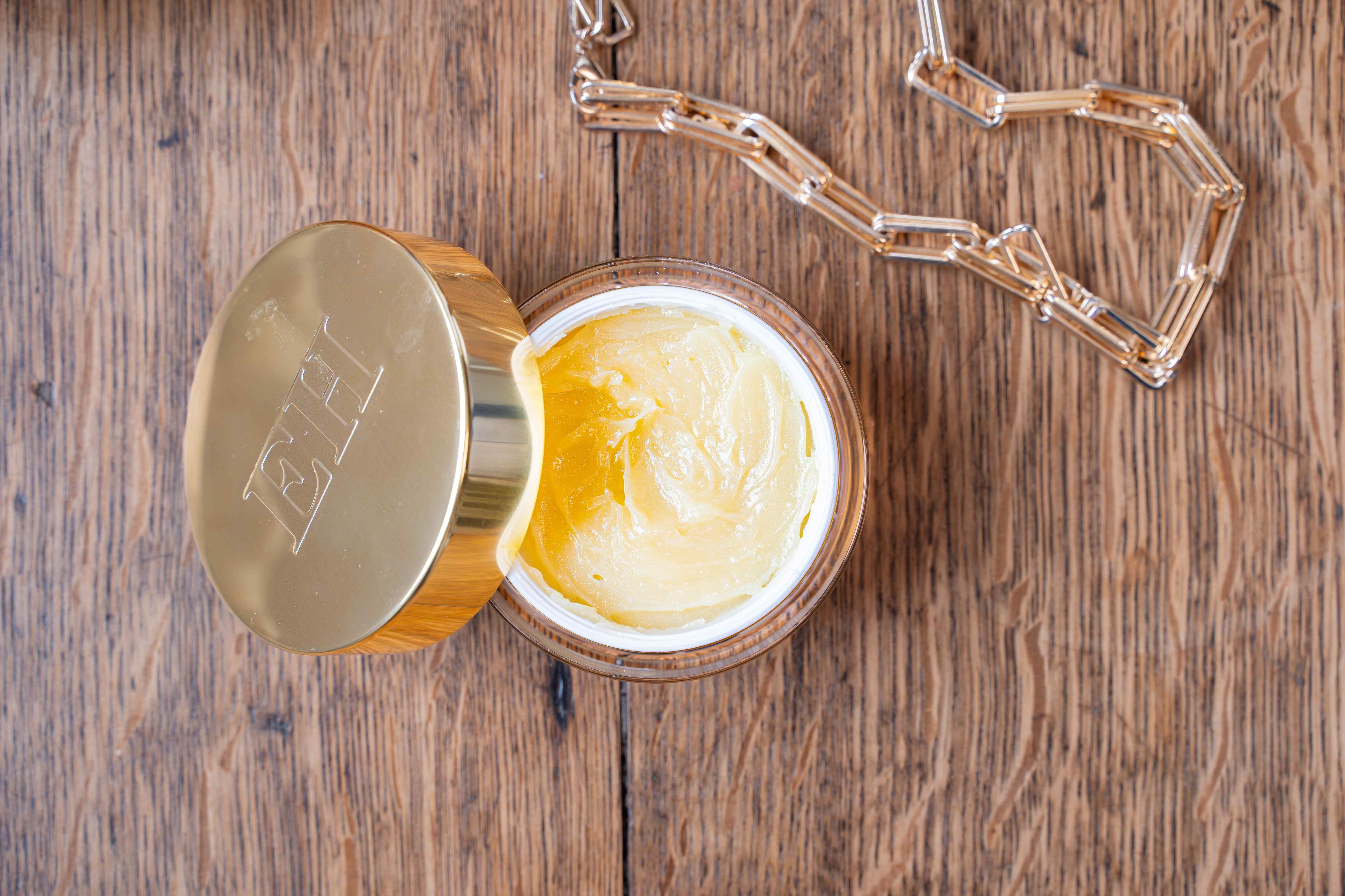 Vit C Brilliance Cleansing Balm with Dual Action Cleansing Cloth 100g